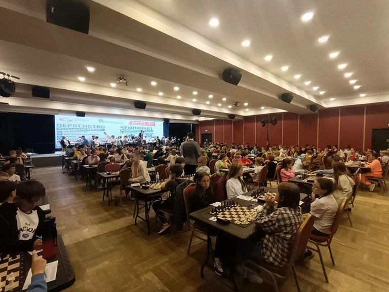 С 22 по 30 августа в Красногорске состоялись детско-юношеские Первенства Московской области по шахматам, быстрым шахматам, блицу и шахматной композиции.