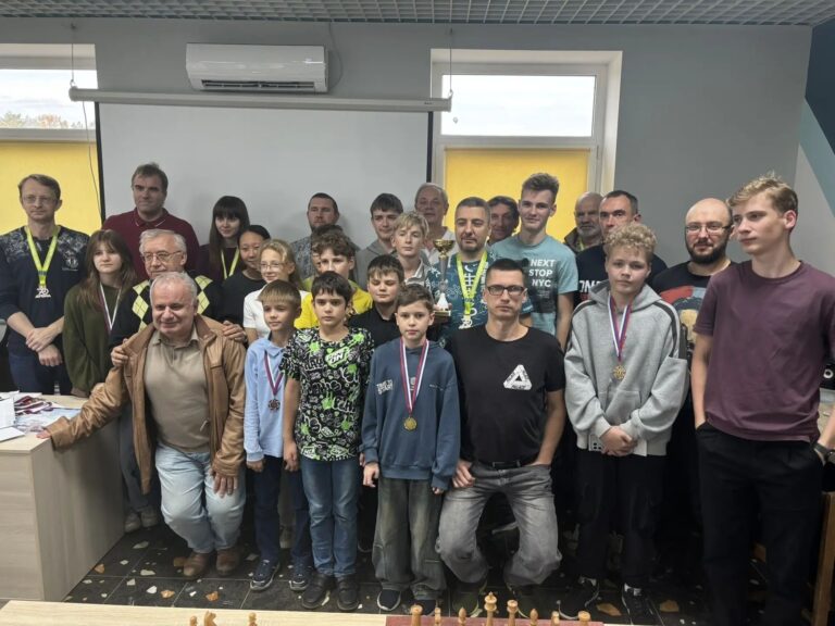 Добровольский Константин стал абсолютным победителем Чемпионата Дубны по быстрым шахматам